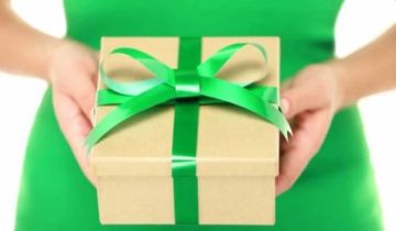 Need Eco-Friendly Gifts?  Here’s Our Sustainable Gift Giving Guide!